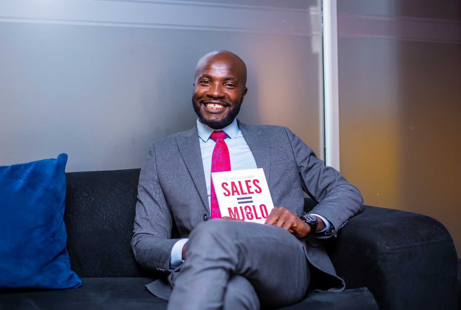 “I Hate Reading” to 100 Books a Year — How COVID Made Me Dangerous